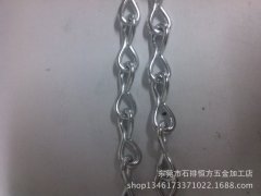 正在进行拆除作业的工人