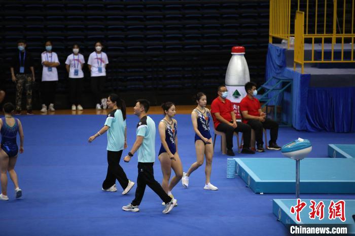 2022年全国蹦床锦标赛在青岛开赛 国内顶尖选手云