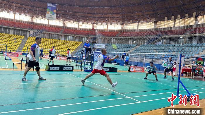 中巴杯圣保罗国际羽毛球邀请赛:200余名中外选