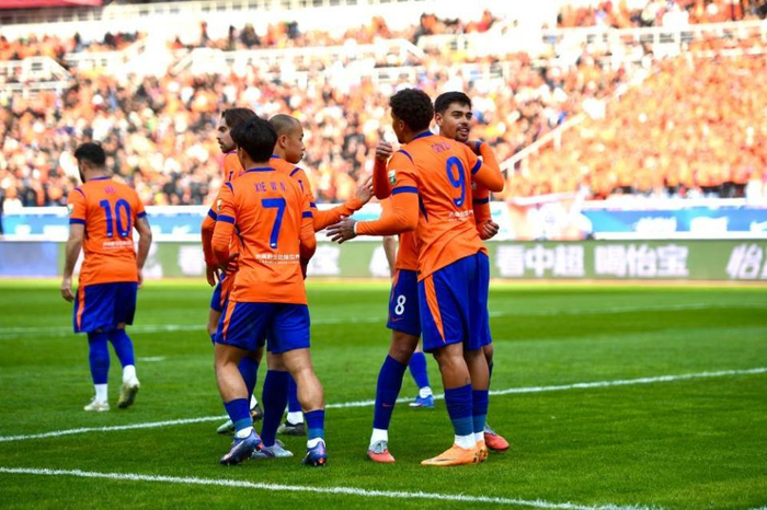 山东泰山主场力克国安积分清零创中超首支纪录