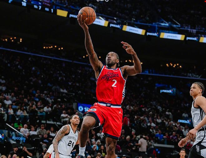 文班亚马轮休马刺大胜快船，加兰防守漏洞成败