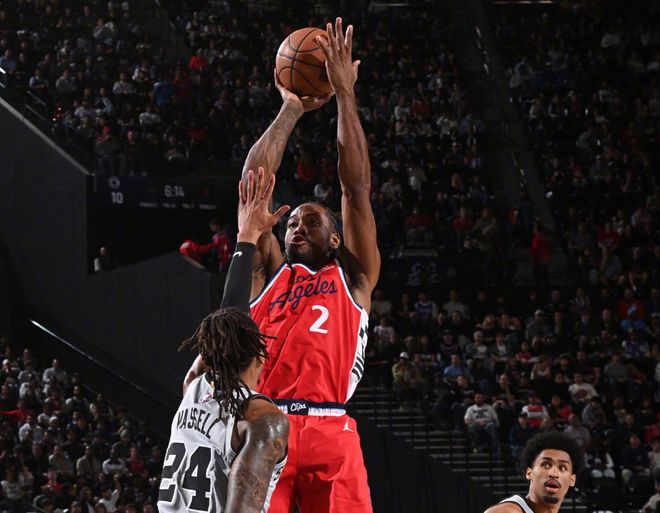 文班亚马轮休马刺大胜快船，加兰防守漏洞成败