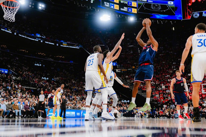 快船伦纳德与雄鹿字母哥合同困境引热议