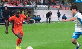 青岛德比VAR四次介入关键判罚 比赛0-0收场