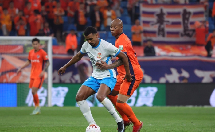 青岛德比VAR四次介入关键判罚 比赛0-0收场